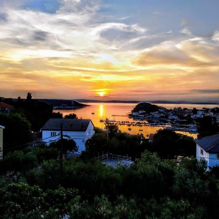 Kuca Carmen Hotel Rab Town Eksteriør billede