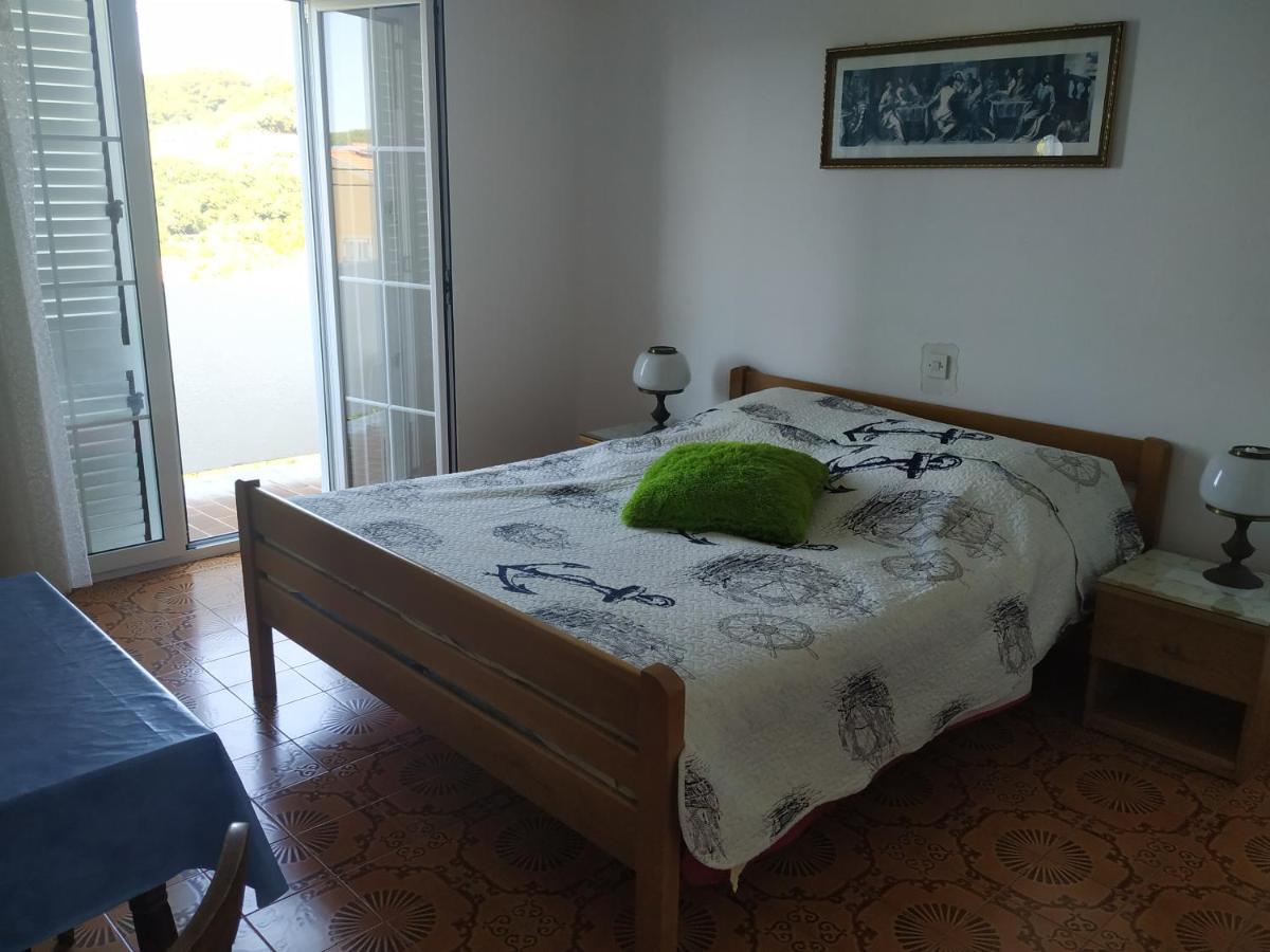 Kuca Carmen Hotel Rab Town Eksteriør billede